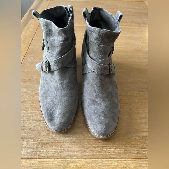 Cole Hann suede gray/grey ankle booties with buckles size 10 - Picture 2 of 8